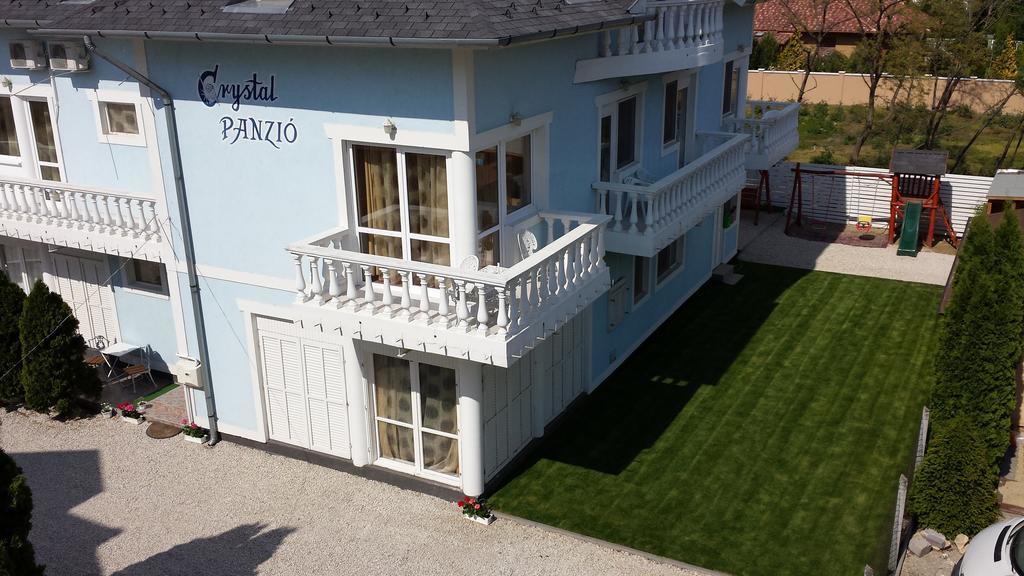 Crystal Es Susanne Panzio Bed & Breakfast Siofok Bagian luar foto
