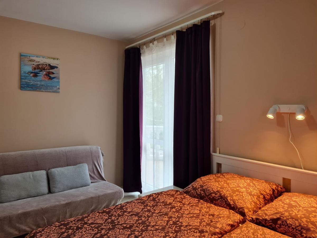 Crystal Es Susanne Panzio Bed & Breakfast Siofok Bagian luar foto