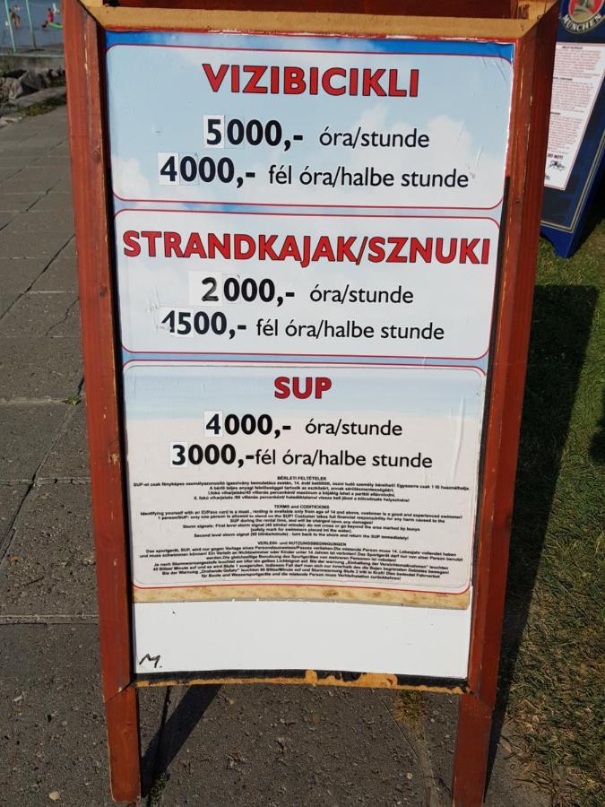 Crystal Es Susanne Panzio Bed & Breakfast Siofok Bagian luar foto