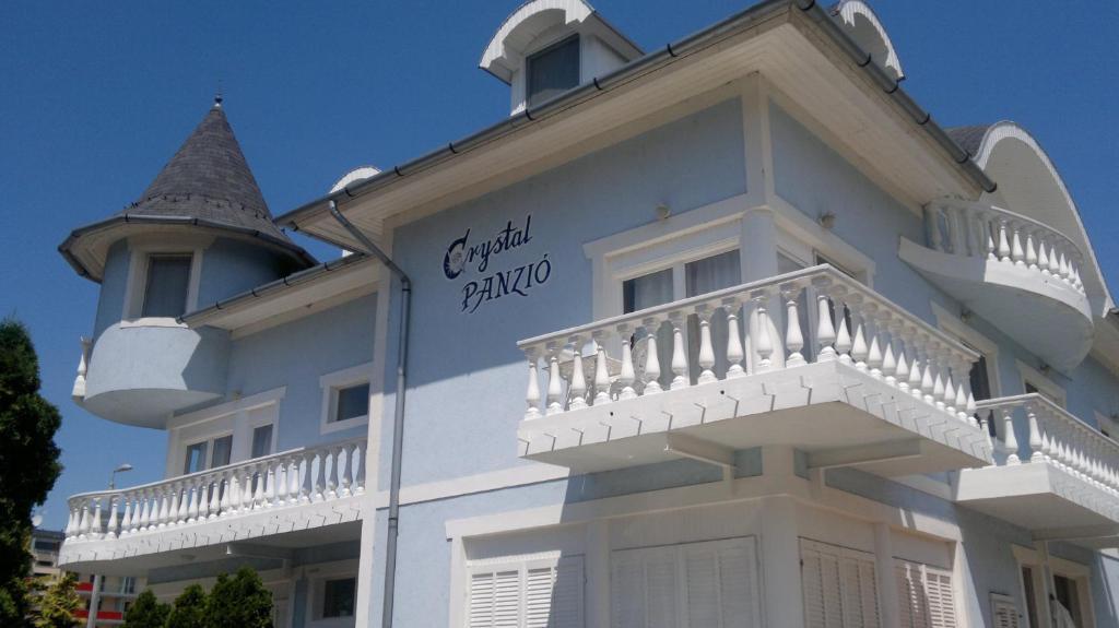 Crystal Es Susanne Panzio Bed & Breakfast Siofok Bagian luar foto